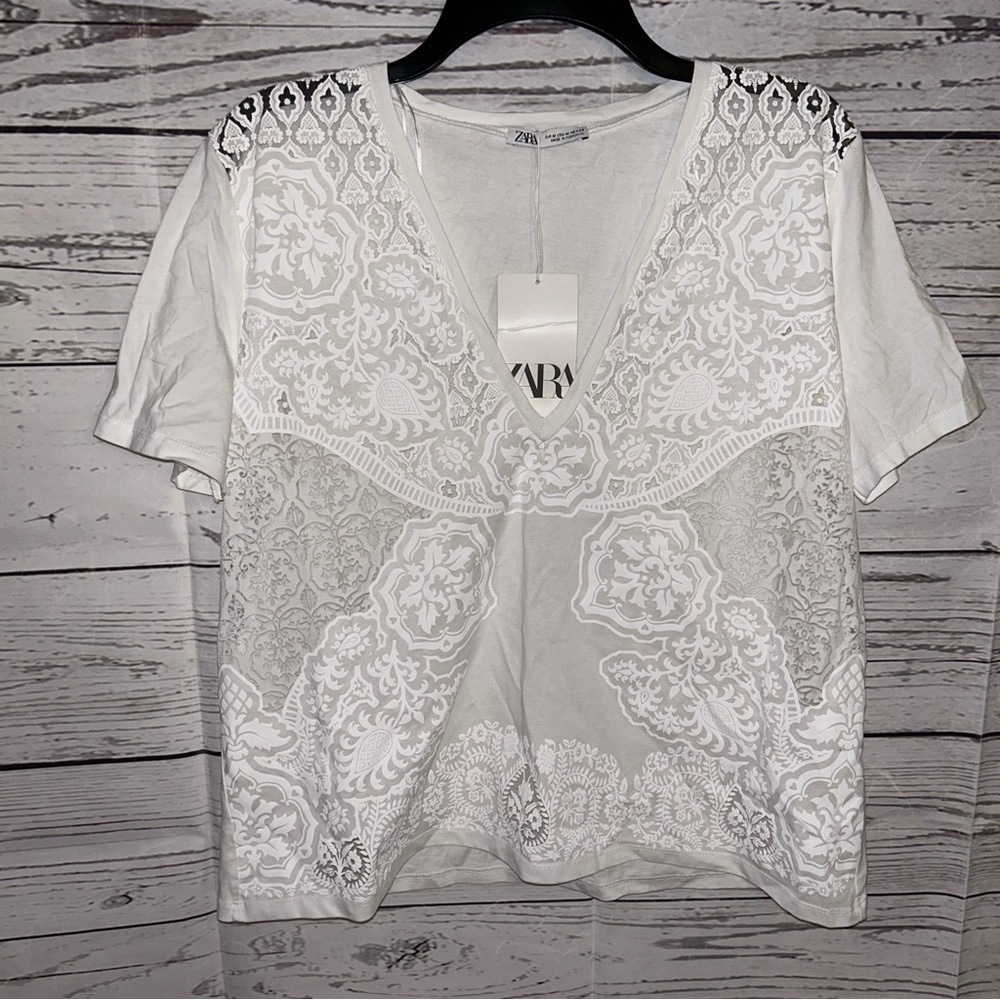 Zara White Short Sleeve Tee with Intricate Pattern
